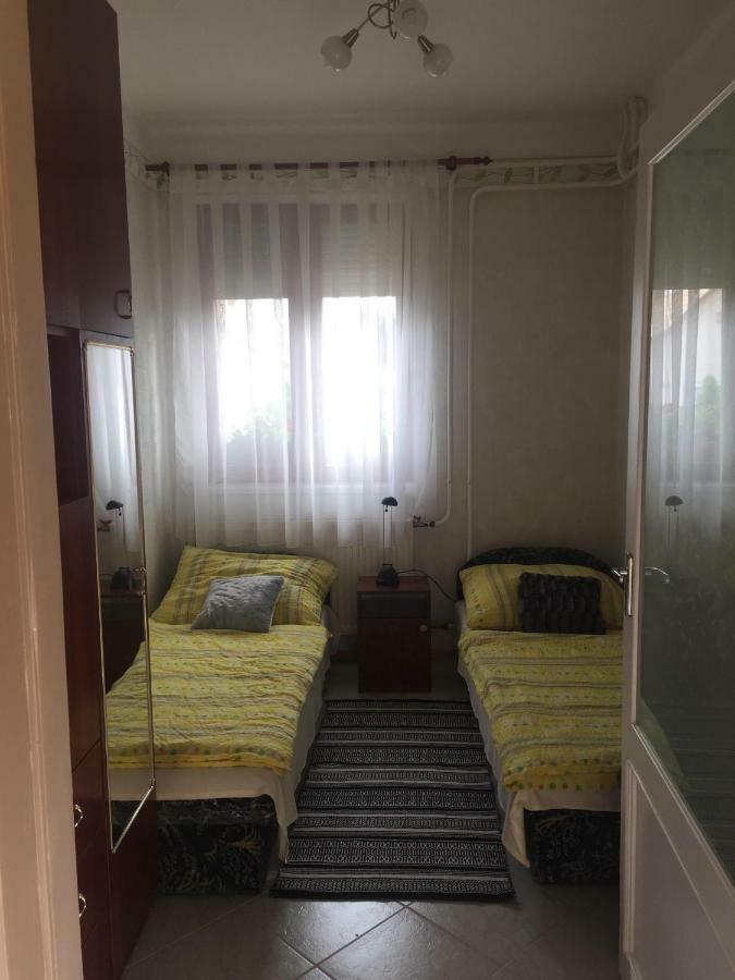 Álmos Vendégház Hajdúszoboszló Esterno foto